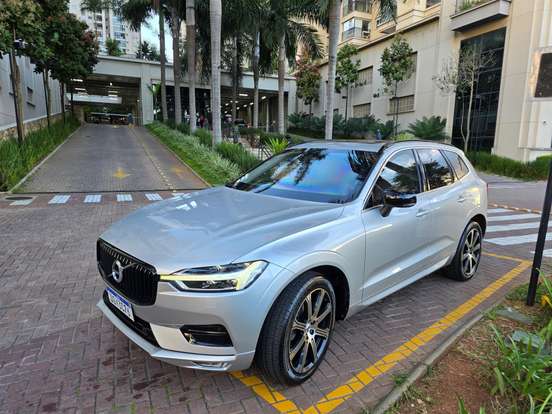 VOLVO-XC60-2.0 T5 GASOLINA MOMENTUM AWD GEARTRONIC VOLVO-XC60-2018