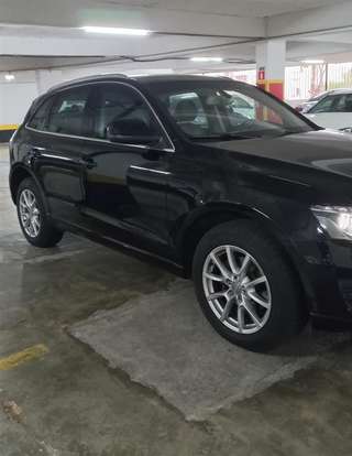 AUDI-Q5-2010