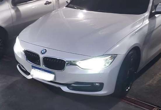 BMW-320i-2015