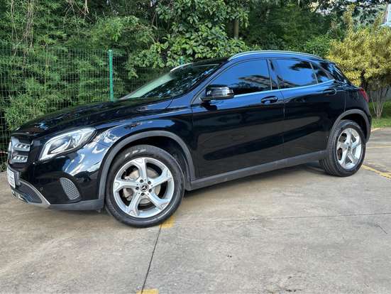 MERCEDES-BENZ-GLA 200-2019