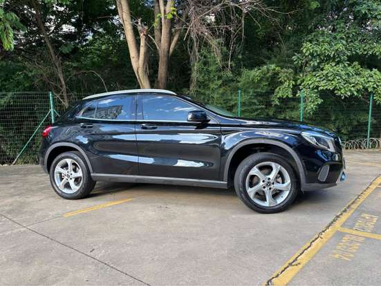 MERCEDES-BENZ-GLA 200-2019