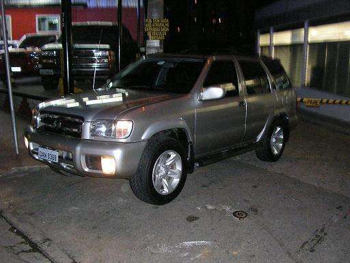 NISSAN-PATHFINDER-2001