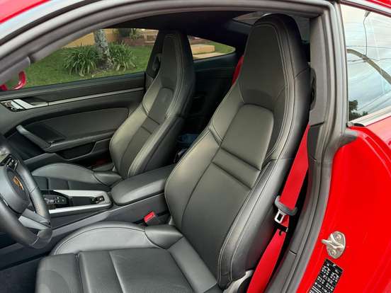 PORSCHE-911-2021