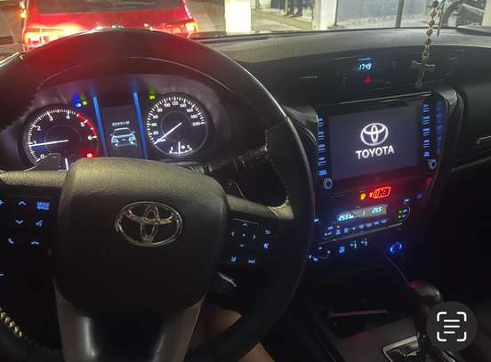 TOYOTA-HILUX SW4-2022