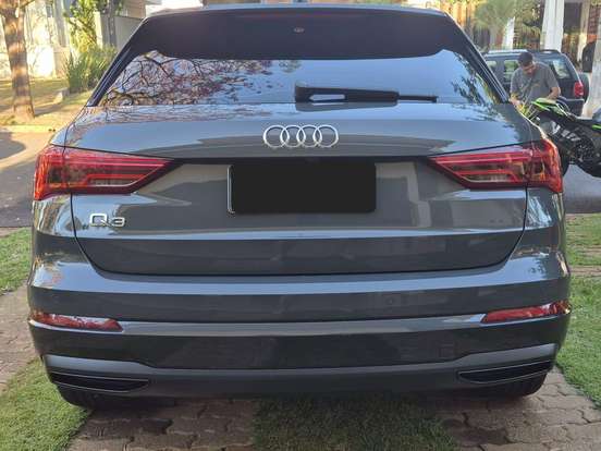 AUDI-Q3-2021