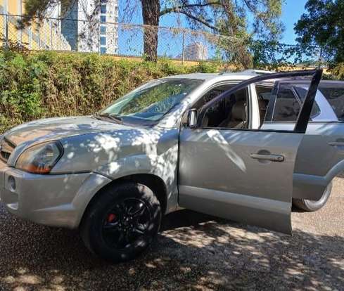 HYUNDAI-TUCSON-2011