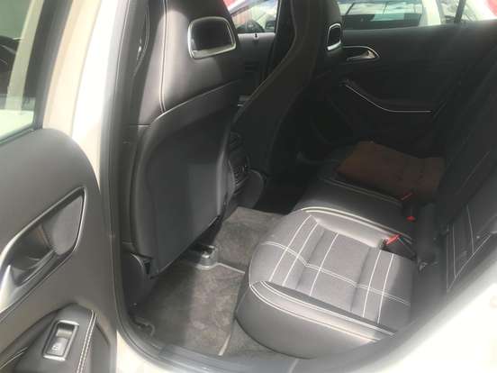 MERCEDES-BENZ-GLA 200-2017