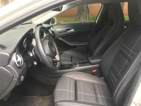 MERCEDES-BENZ-GLA 200-2017