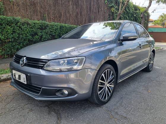 VOLKSWAGEN JETTA 2.0 TSI HIGHLINE 211CV GASOLINA 4P TIPTRONIC