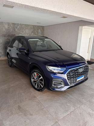 AUDI-Q5-2022
