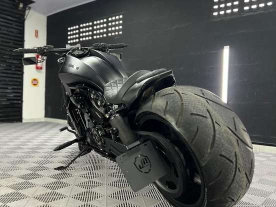 HARLEY-DAVIDSON-V-ROD 10TH ANNIVERSARY EDITION HARLEY-DAVIDSON-V-ROD 10TH ANNIVERSARY EDITION-2012