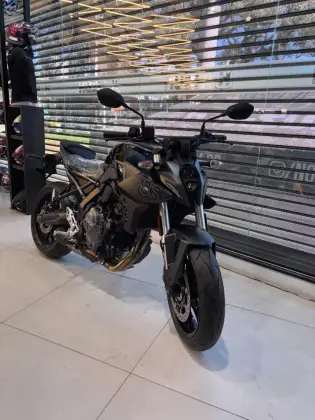 SUZUKI GSX-8S 