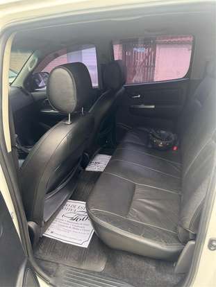 TOYOTA-HILUX-2015