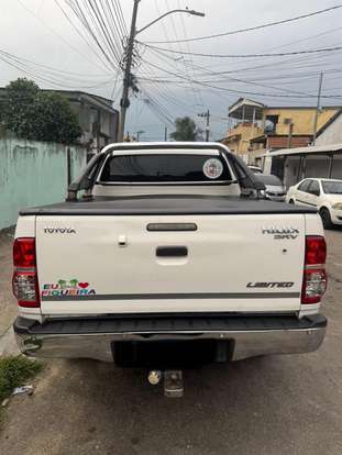TOYOTA-HILUX-2015