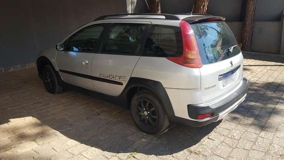 PEUGEOT-207-2009
