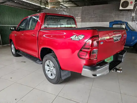 TOYOTA-HILUX-2018