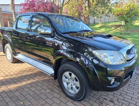 TOYOTA-HILUX-2011