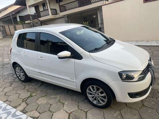 VOLKSWAGEN-FOX-2012