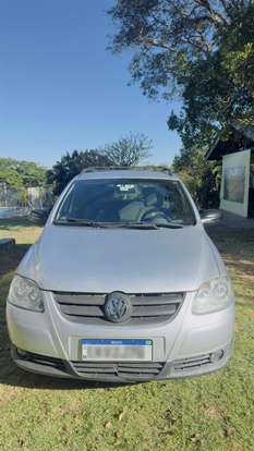 VOLKSWAGEN-SPACEFOX-2010