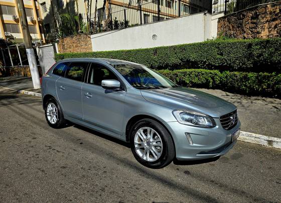 VOLVO XC60 2.0 T5 KINETIC GASOLINA 4P AUTOMÁTICO