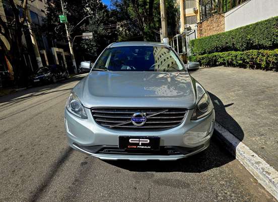 VOLVO-XC60-2016