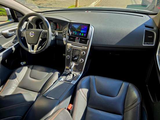 VOLVO-XC60-2016