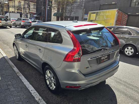 VOLVO-XC60-2016