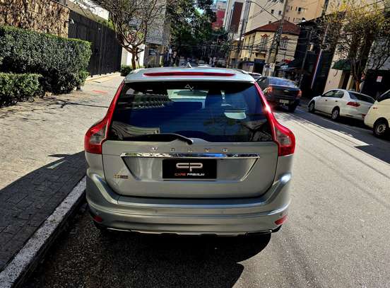 VOLVO-XC60-2016