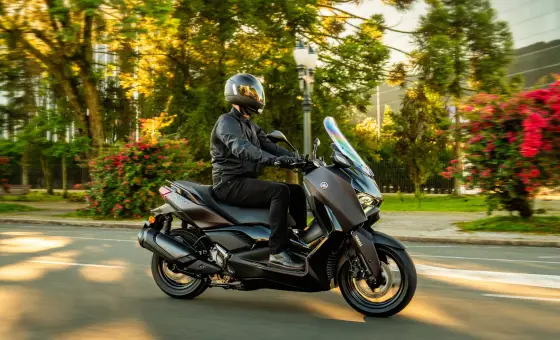 YAMAHA XMAX 300 CONNECTED ABS 