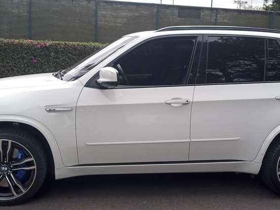 BMW-X5-4.4 M V8 32V BI-TURBO GASOLINA 4P AUTOMATICO BMW-X5-2010