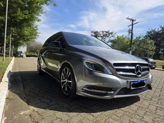 MERCEDES-BENZ-B 200-2012