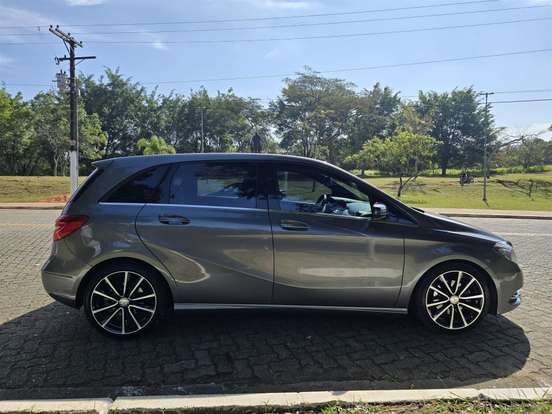 MERCEDES-BENZ-B 200-1.6 SPORT TURBO GASOLINA 4P AUTOMÁTICO MERCEDES-BENZ-B 200-2012