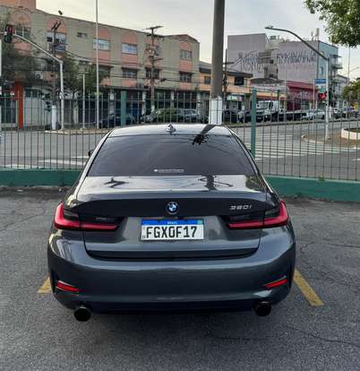 BMW-320i-2019