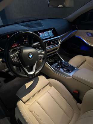 BMW-320i-2019