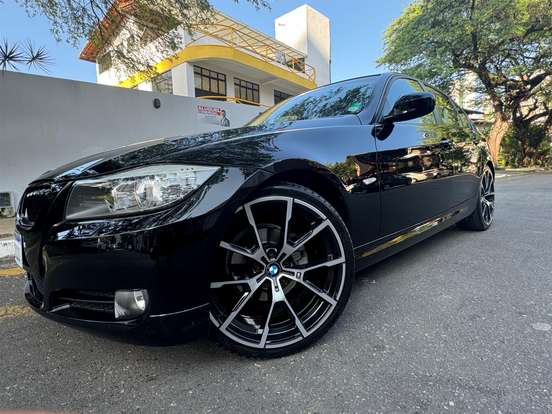 BMW-320i-2011