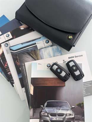 BMW-320i-2011