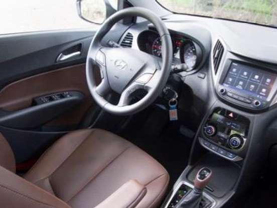 HYUNDAI-HB20X-1.6 16V PREMIUM FLEX 4P AUTOMÁTICO HYUNDAI-HB20X-2018