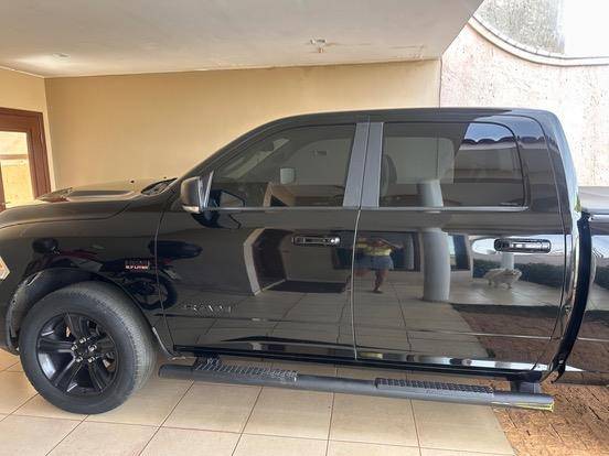 RAM CLASSIC 5.7 V8 GASOLINA LARAMIE CD 4X4 AUTOMÁTICO