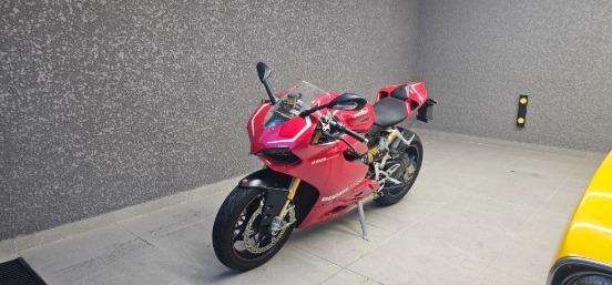 DUCATI-SUPERBIKE 1199 PANIGALE S DUCATI-SUPERBIKE 1199 PANIGALE S-2015
