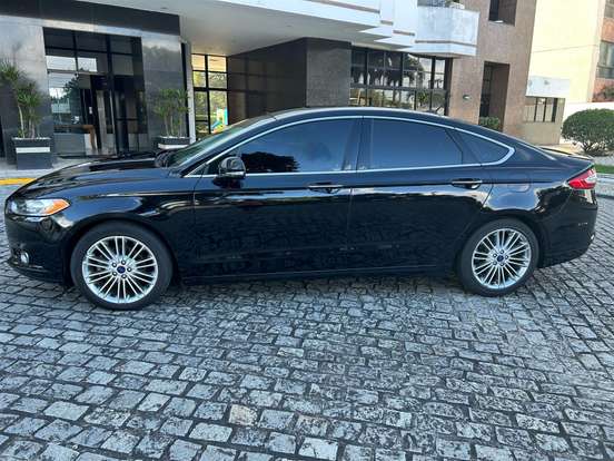 FORD-FUSION-2015