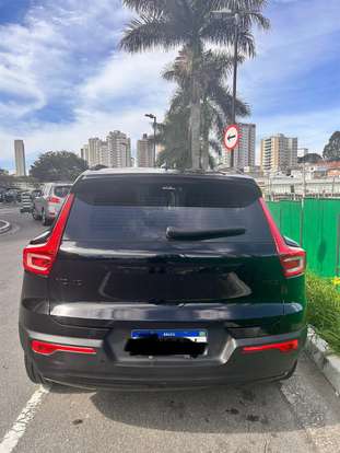 VOLVO-XC40-2019