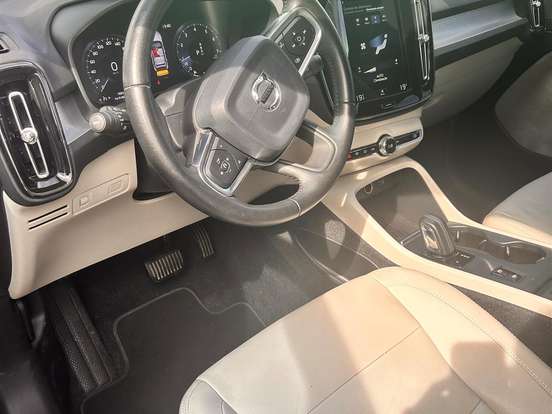 VOLVO-XC40-2.0 T5 GASOLINA MOMENTUM AWD GEARTRONIC VOLVO-XC40-2019