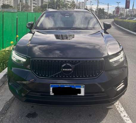 VOLVO-XC40-2019