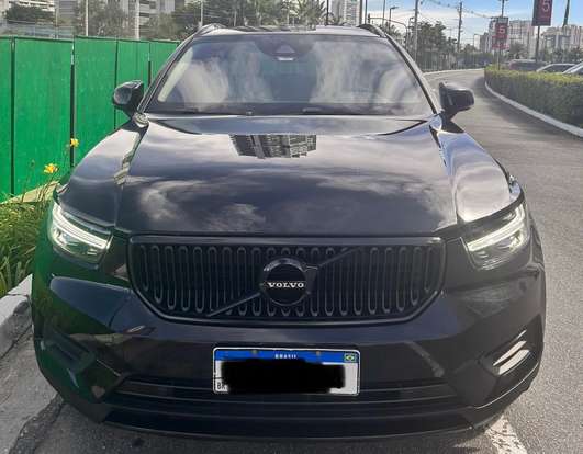 VOLVO-XC40-2019