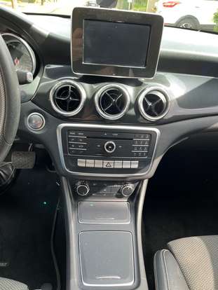 MERCEDES-BENZ-CLA 180-2018