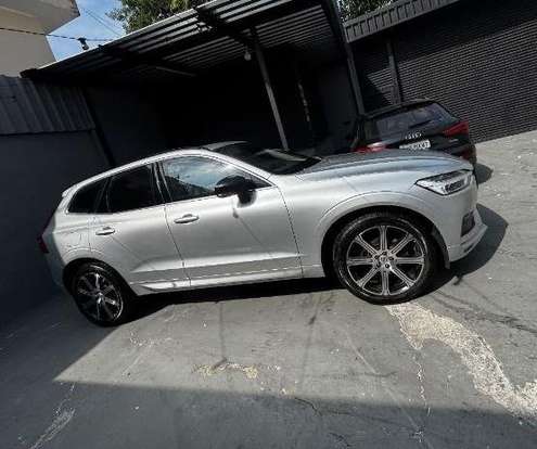 VOLVO-XC60-2.0 T5 GASOLINA MOMENTUM AWD GEARTRONIC VOLVO-XC60-2018
