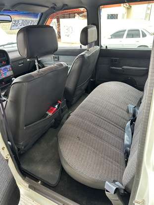 TOYOTA-HILUX-1997