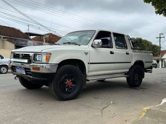 TOYOTA-HILUX-2.8 SR5 4X4 CD 8V DIESEL 4P MANUAL TOYOTA-HILUX-1997