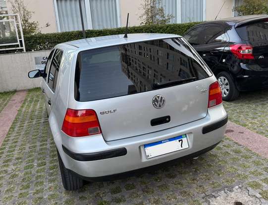 VOLKSWAGEN-GOLF-2002