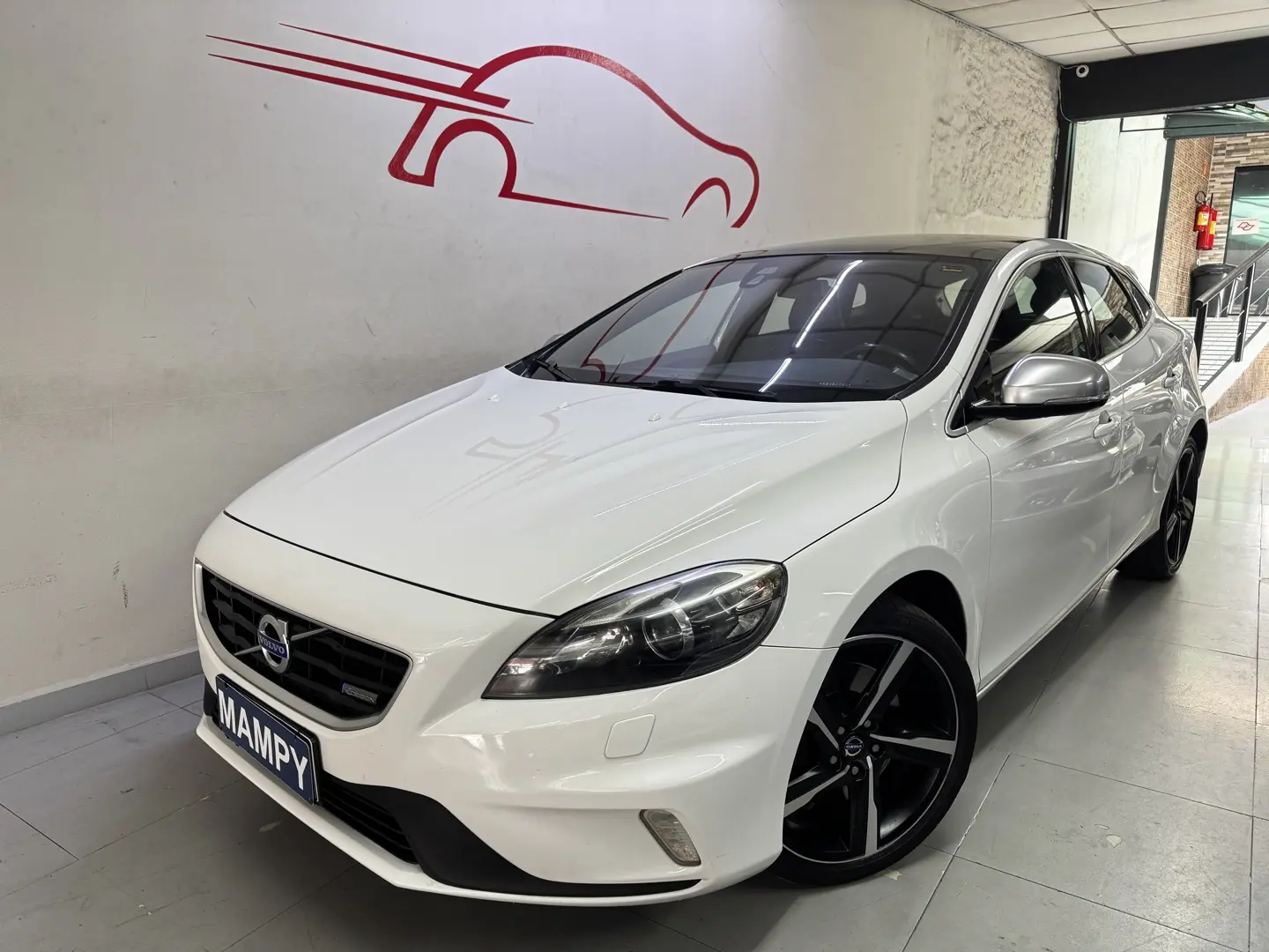 [Image: volvo-v40-2-0-t5-r-design-turbo-gasolina...=1440&q=75]